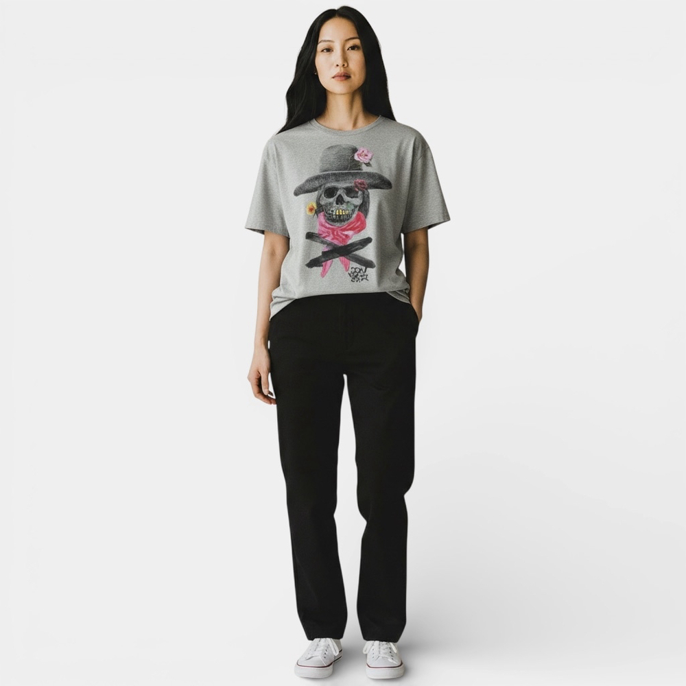 COVERSE ALL STAR Top Women Size Medium Gray T-shirt Skull Roses Short Sleeves